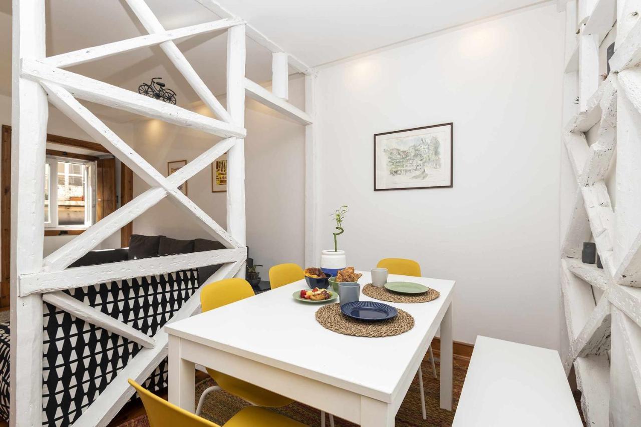 Typical Portuguese In Sao Bento Apartamento