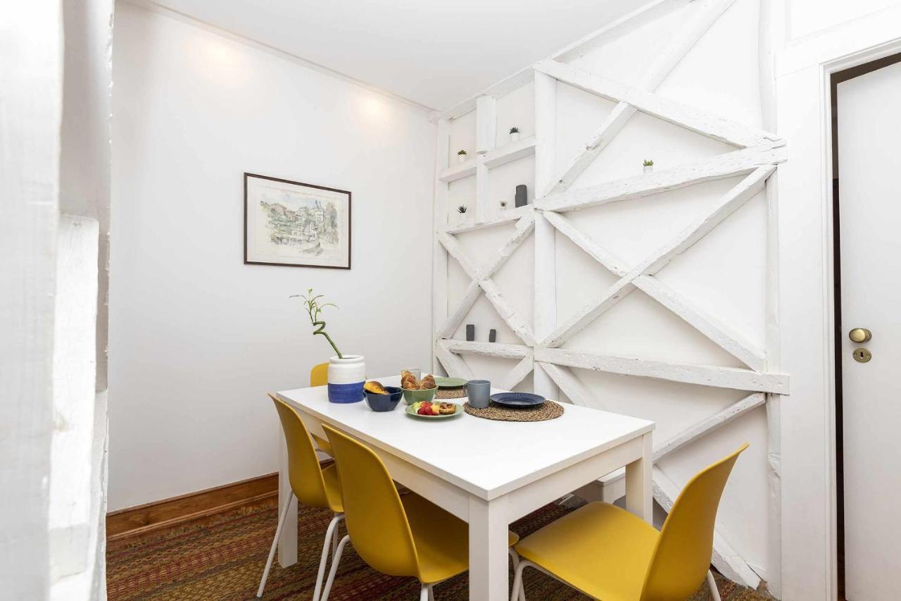 Typical Portuguese In Sao Bento Apartamento *